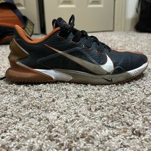 **Texas Baseball Team Issued** Nike Trout Trainers size 11